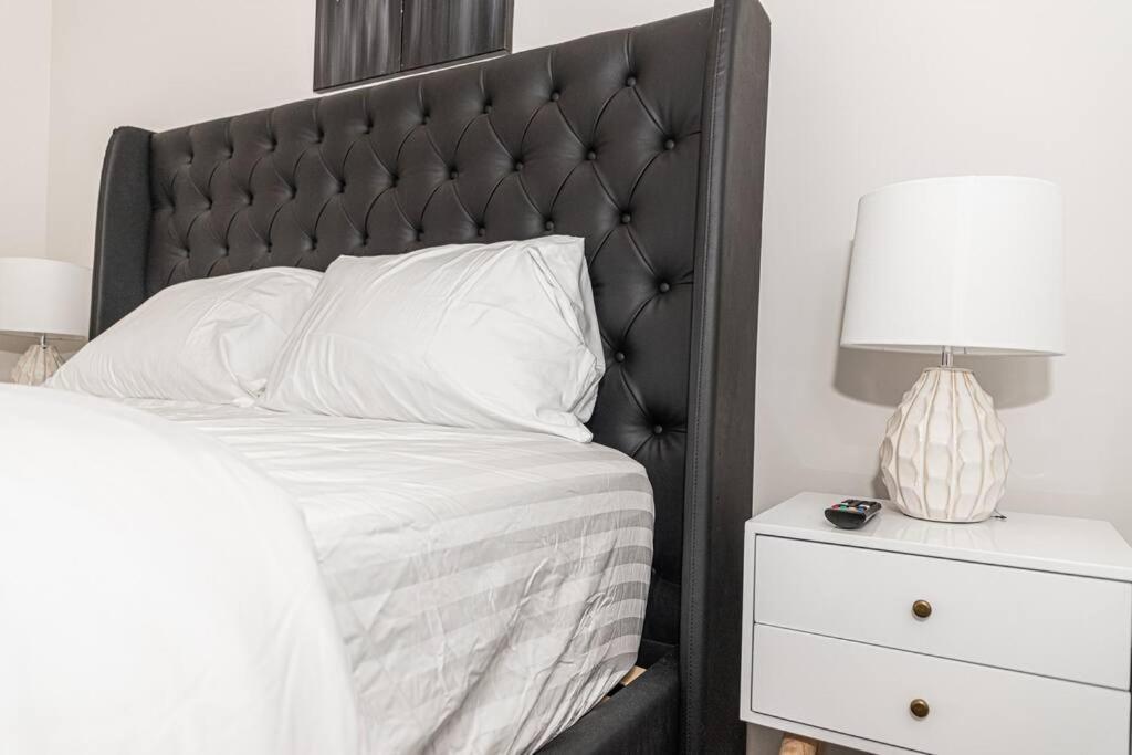 New Spacious 3 Bedroom Suite Garage Parking Free Wi-Fi Office Space And Patio View Duluth Luaran gambar