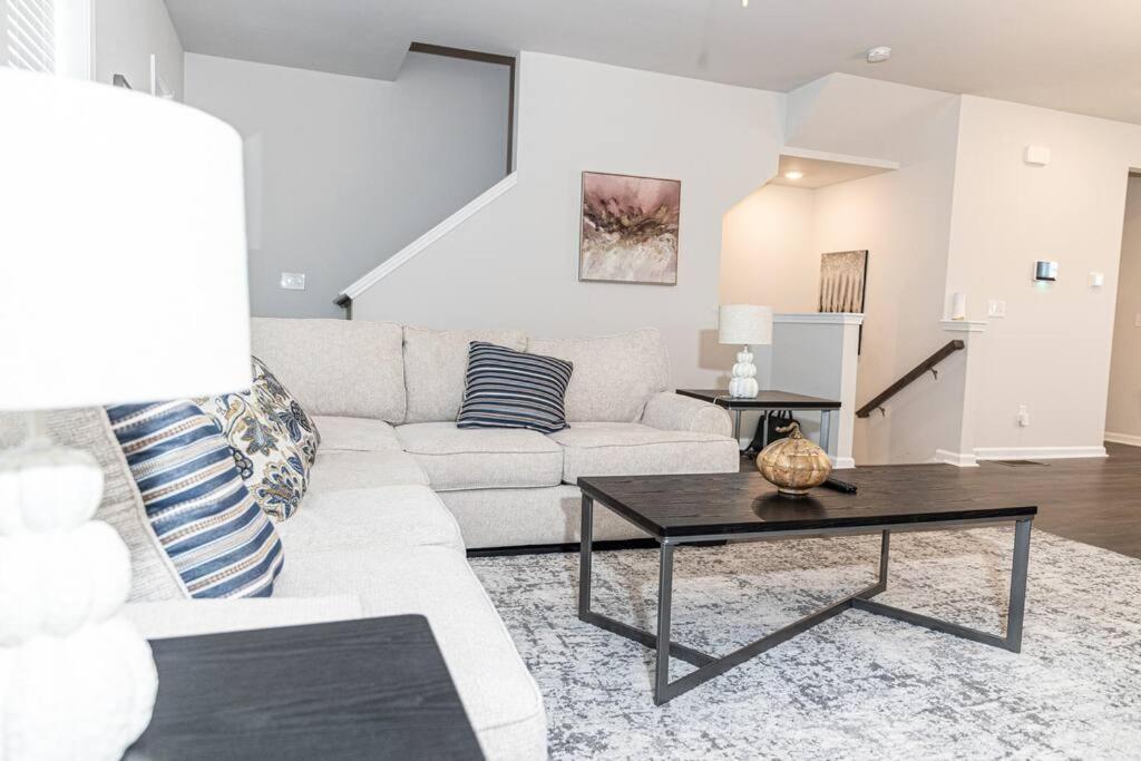 New Spacious 3 Bedroom Suite Garage Parking Free Wi-Fi Office Space And Patio View Duluth Luaran gambar