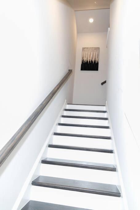 New Spacious 3 Bedroom Suite Garage Parking Free Wi-Fi Office Space And Patio View Duluth Luaran gambar