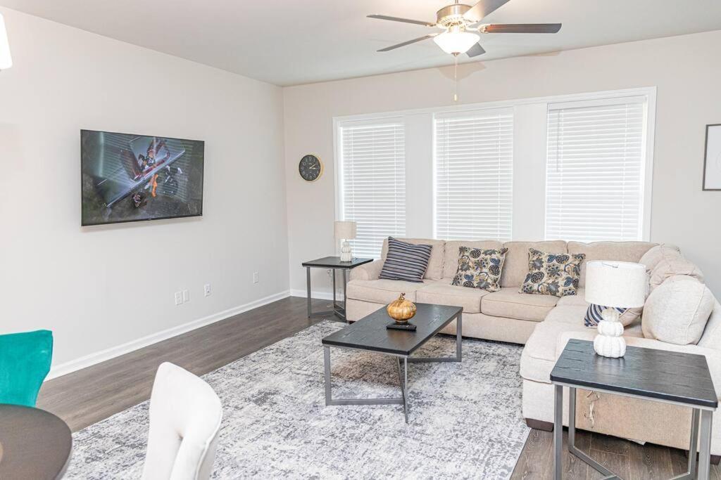 New Spacious 3 Bedroom Suite Garage Parking Free Wi-Fi Office Space And Patio View Duluth Luaran gambar