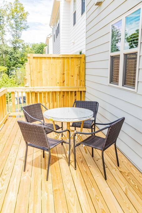 New Spacious 3 Bedroom Suite Garage Parking Free Wi-Fi Office Space And Patio View Duluth Luaran gambar