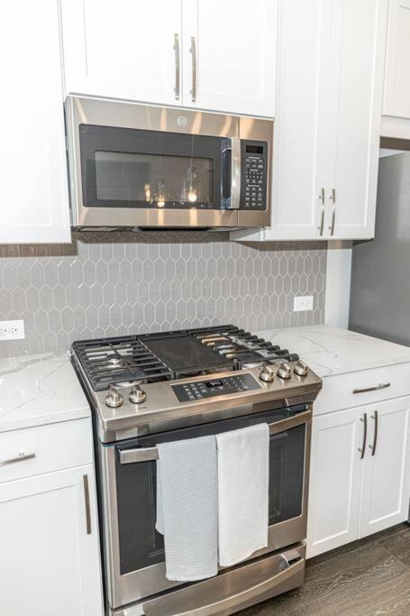 New Spacious 3 Bedroom Suite Garage Parking Free Wi-Fi Office Space And Patio View Duluth Luaran gambar